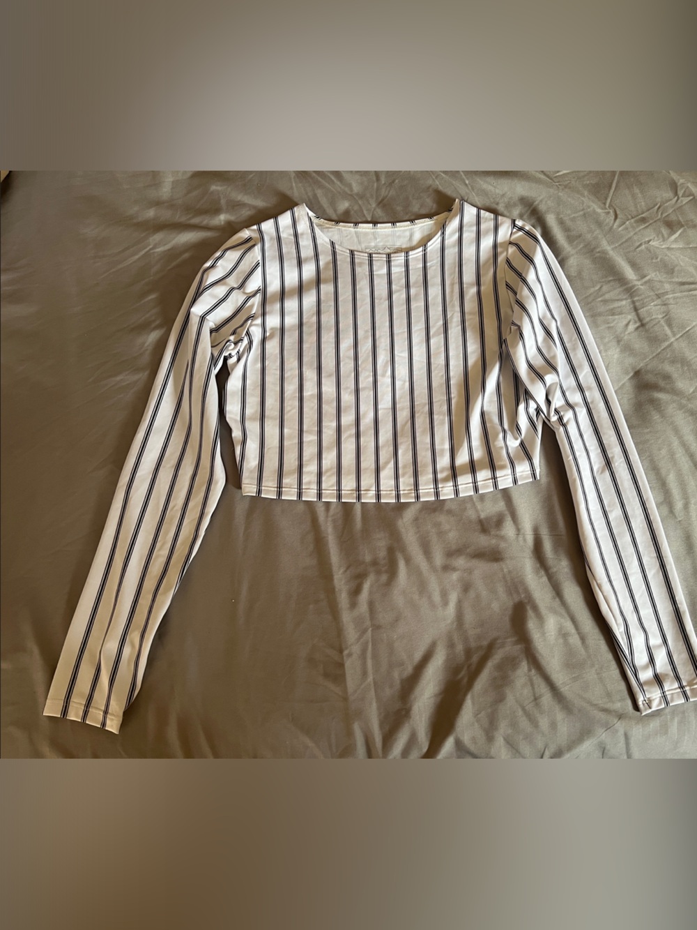 Patagonia White Cropped Long-Sleeve Top with Black Stripes